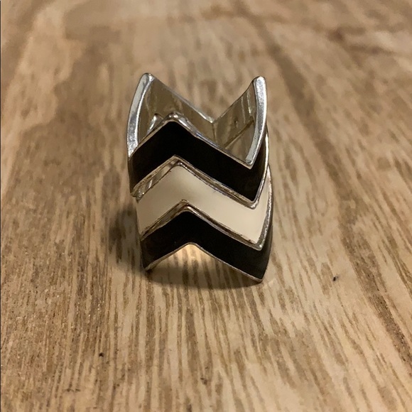 Stackable Black & White Chevron Rings - Picture 2 of 3